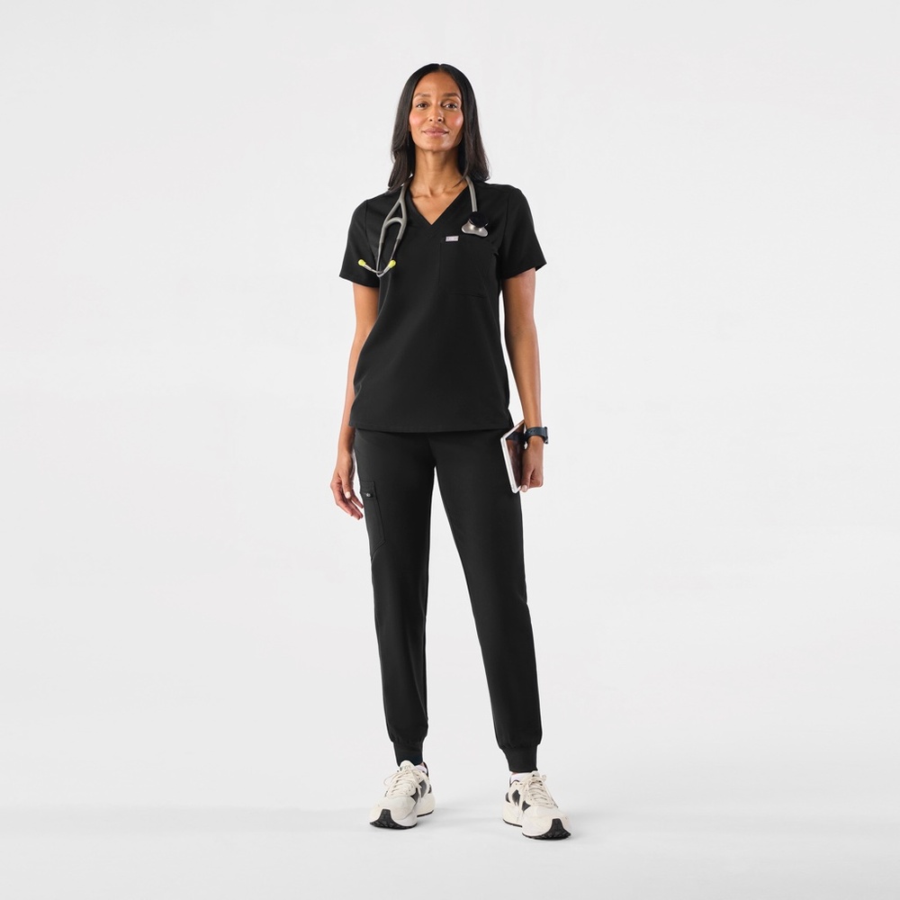 Catarina One-Pocket Scrub Top™ - BLACK - Picture 3 of 5